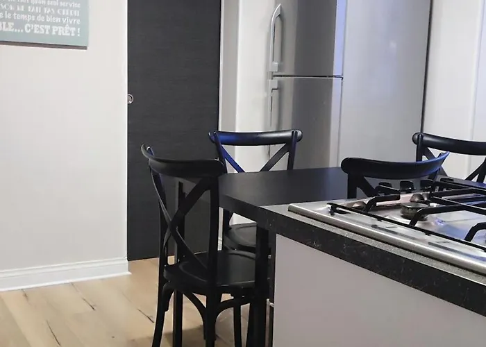 Cosy 3 Pieces Et Garage 15 Min A Pied Du Centre 아파트